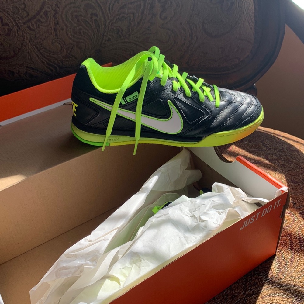 New Nike Gato5 , New  size 4 kids, Black and neo-green with white swish